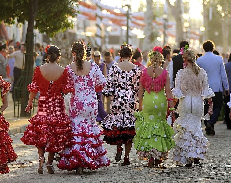 Les sévillanes et ses robes de flamenco - Séville